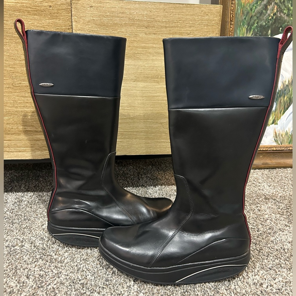 MBT women’s Tenga knee-high boots in size 9-9.5.